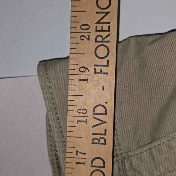 Wrangler Cargo Utility Khaki Men's Shorts Size 38 - Picture 16 of 16